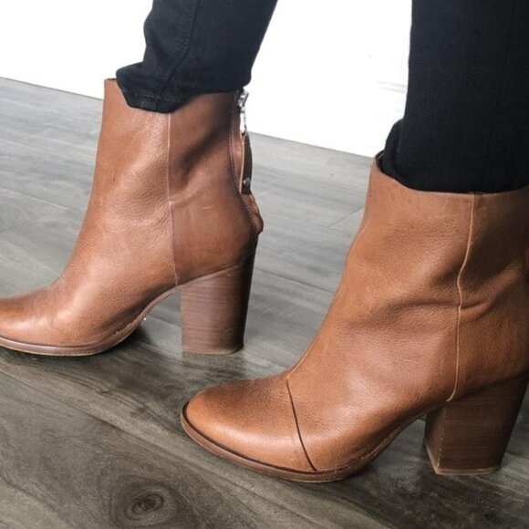 Rag & Bone Newbury Cognac Leather Ankle Booties 8 - Picture 1 of 12